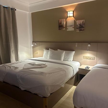 The G Ten Holiday Inn Хулхумале Екстериор снимка