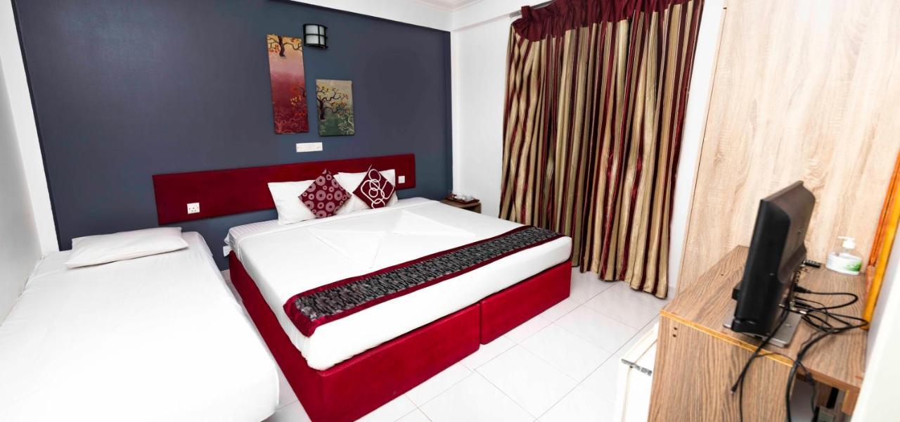 The G Ten Holiday Inn Хулхумале Екстериор снимка